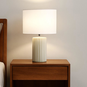 Lampada da tavolo tribale perenz ceramica bianco e beige paralume tessuto