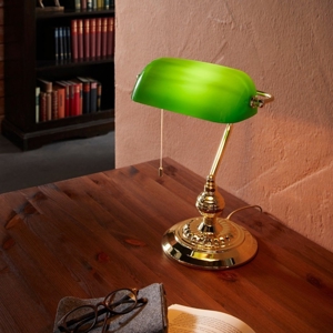 Lampada classica da scrivania churchill ottone vetro verde con cordicella eglo banker