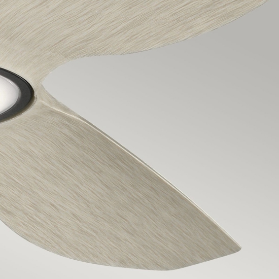 Ventilatore a soffitto con luce a pale di legno