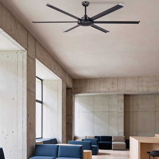 Ventilatore nero da soffitto con telecomando a pale 39mq