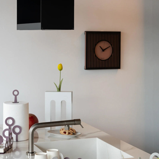 Orolgio moderno da cucina design quadrato nero e mousse