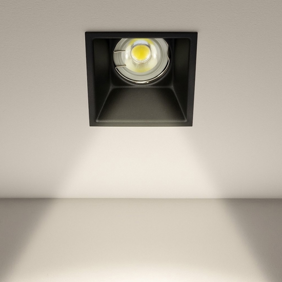 Faretto da incasso a soffitto in metallo nero quadrato fp