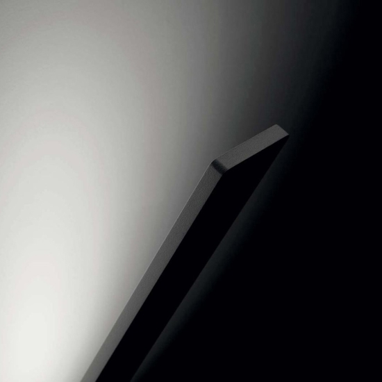 Applique led moderna 22w 3000k nera stilnovo lama
