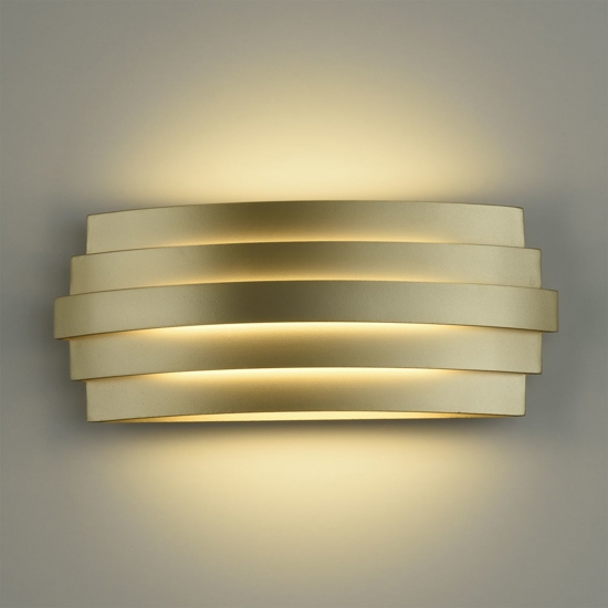 Applique metallo colore oro design moderno led 22w 3000k