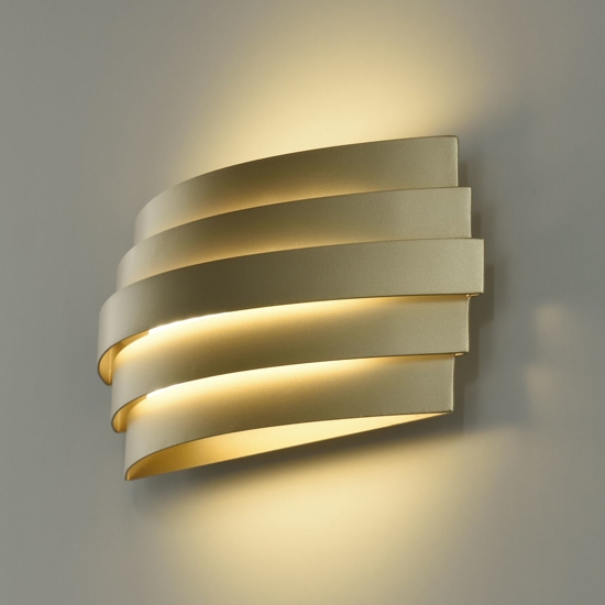 Applique metallo colore oro design moderno led 22w 3000k