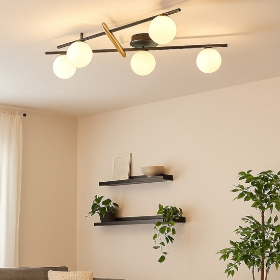 Plafoniera miloox kika nera e oro design moderno 5 sfere vetro bianco