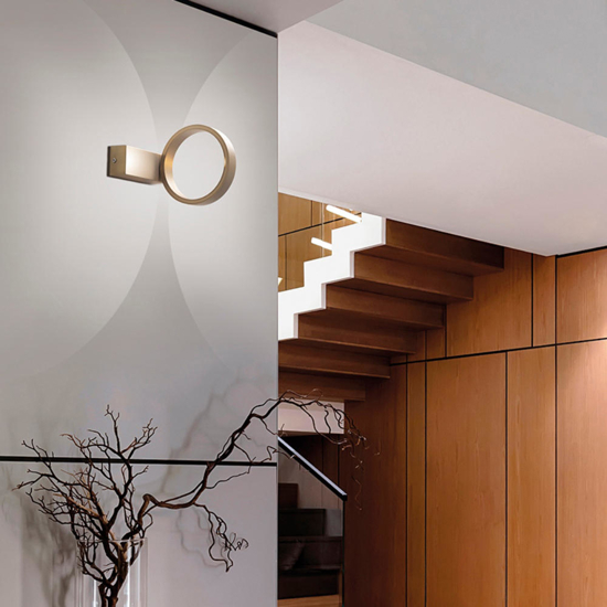 Applique da parete moderna oro satinato luce led orientabile 7w 3000k