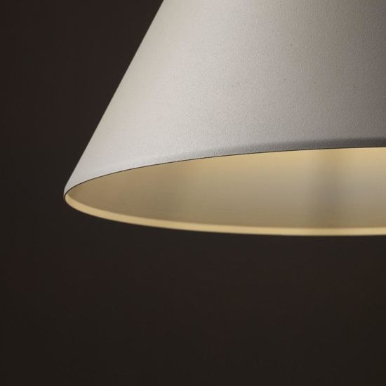 Lampadario beige cono di metallo 50cm per cucina