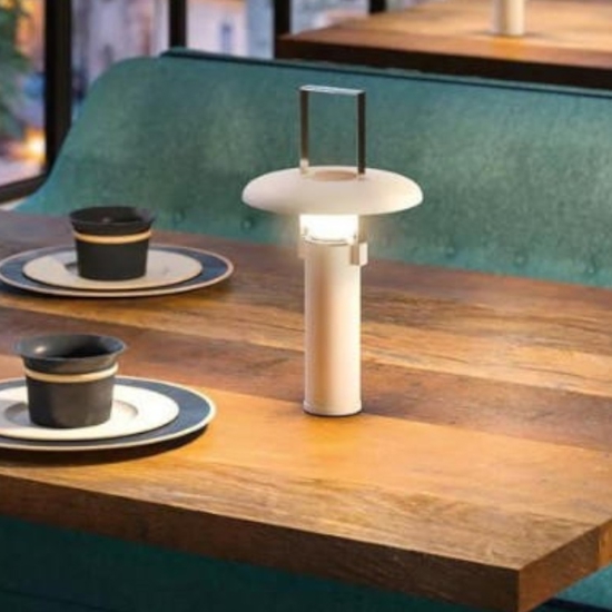 Lampada da tavolo portatile linea light camping bianca led