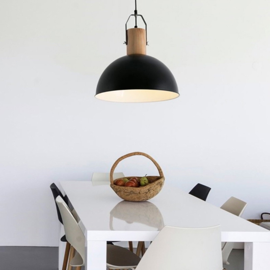 Lampadario cupola nera per cucina 