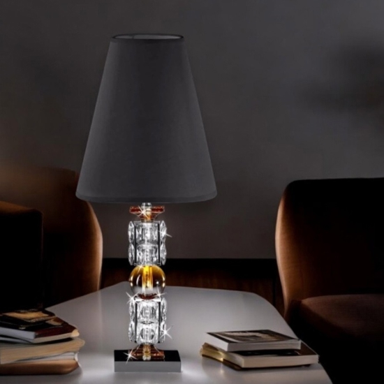 Lampada da tavolo in cristallo ambrato paralume nero