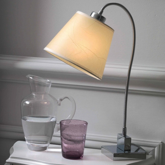 Lampade da comodino con braccio orientabile paralume pergamena