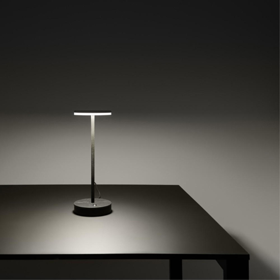Lampada da tavolo nera led 3000k linea light gemini tab