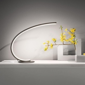 Lampada da scrivania iole gea luce design moderna titanio led 3000k