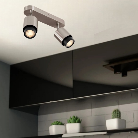 Plafoniera con 2 faretti per cucina moderna
