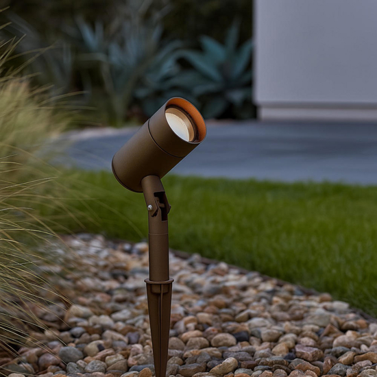 Faretto da esterno con picchetto corten luce orientabile gu10