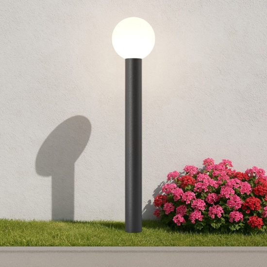 Maytoni bold lampione da giardino ip54 con sfera