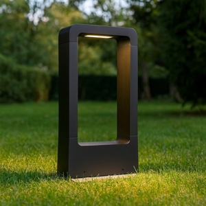 Lampioncino per esterno nero protezione salsedine moderno