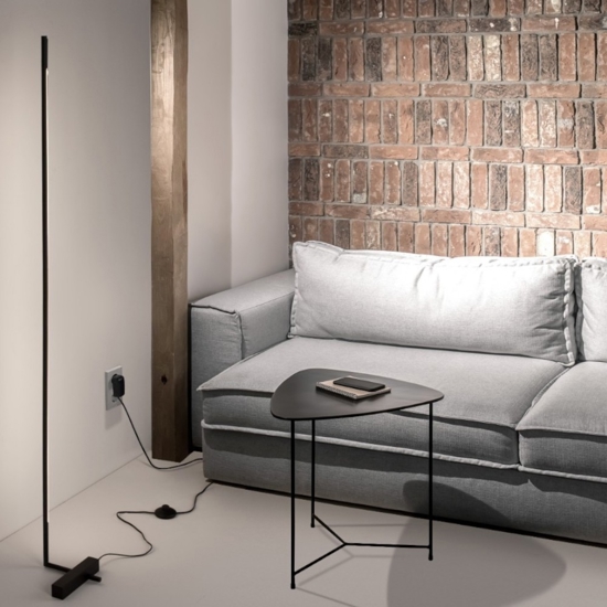 Piantana nera design moderna led 19w 3000k