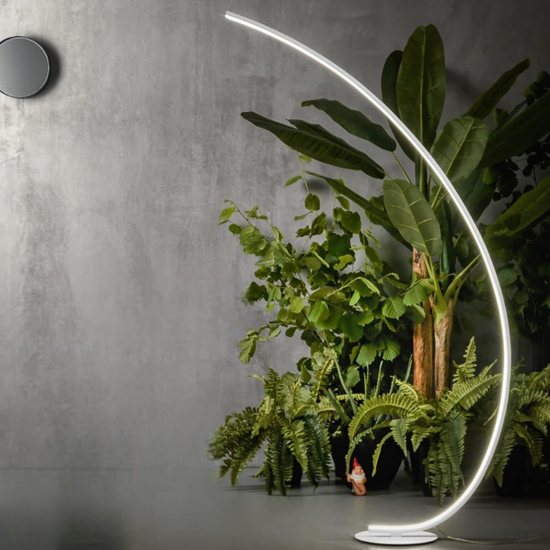 Lampada da terra bianca iole gea luce curva moderna led 30w 3000k