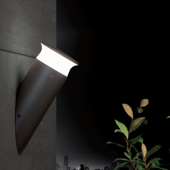Applique da esterno design inclinato grafite led 9w 4000k