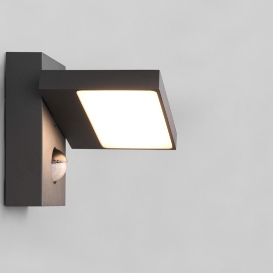 Applique da esterno orientabile antracite moderna 8w 3000k con sensore di movimento