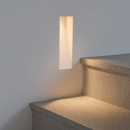 Faretto segnapasso da incasso a scomparsa gesso bianco