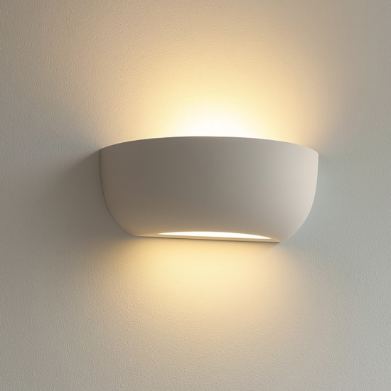 Applique gesso bianco forma mezza conca