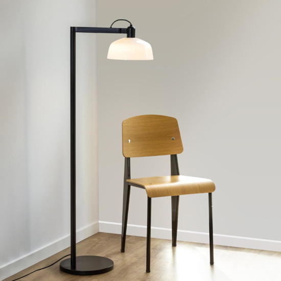 Lampada da terra moderna metallo nero e bianco minimalista