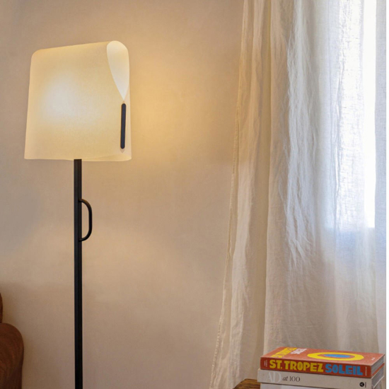 Lampada da terra per soggiorno design paralume pergamena beige