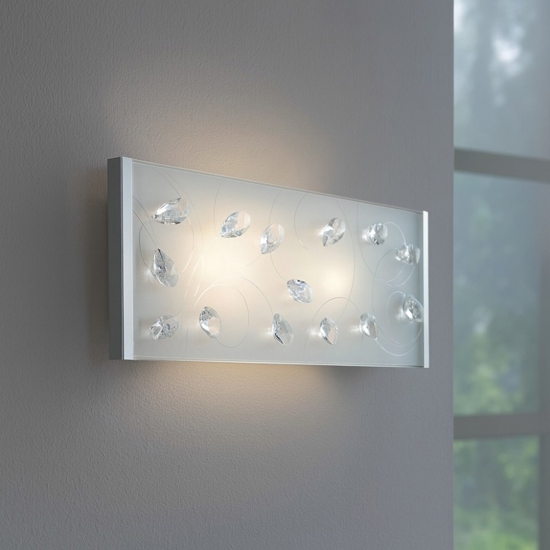 Lampada da parete in vetro con mandorle di cristallo