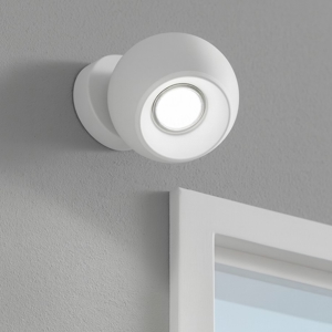 Applique sfera con spot bianco orientabile da parete