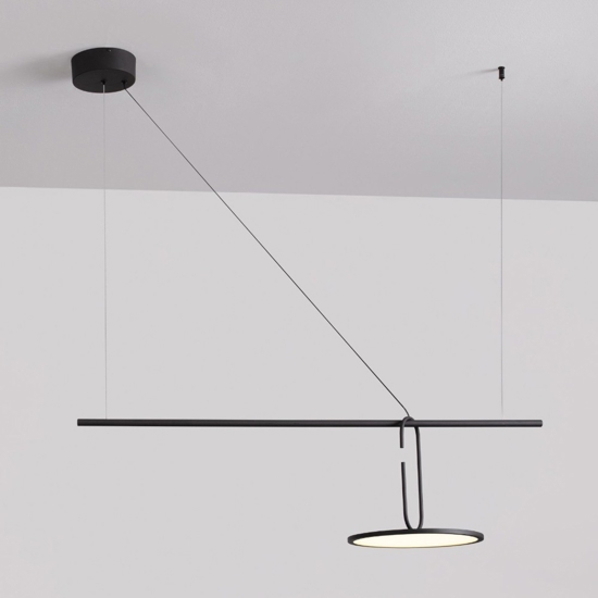 Lampadario design minimal moderno nero orientabile