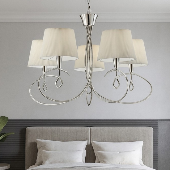 Lampadario per camera da letto stile contemporaneo elegante