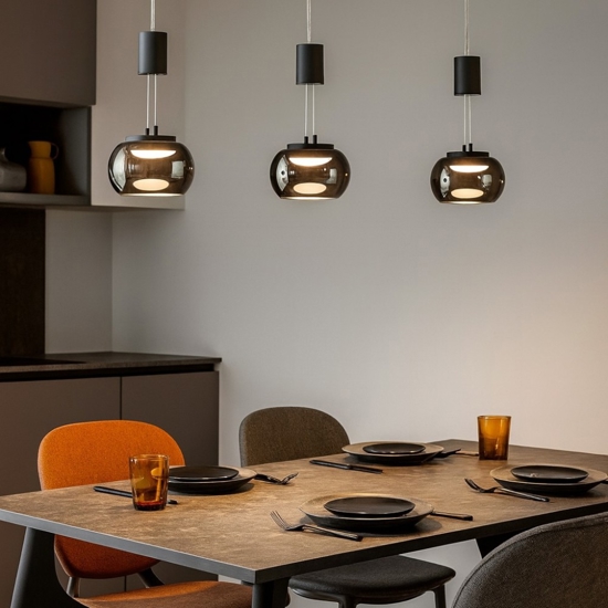Lampadario a led tre luci per soggiorno nero vetri fume dimmerabile 3000k