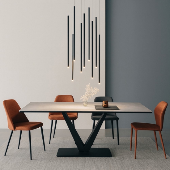 Lampadario nero cilindri pendenti per sala da pranzo moderna