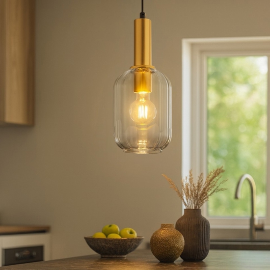 Lampada a sospensione per isola cucina moderna dettagli colore oro