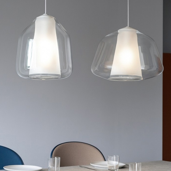 Lampadario moderno con decentrato vetri trasparenti per soggiorno