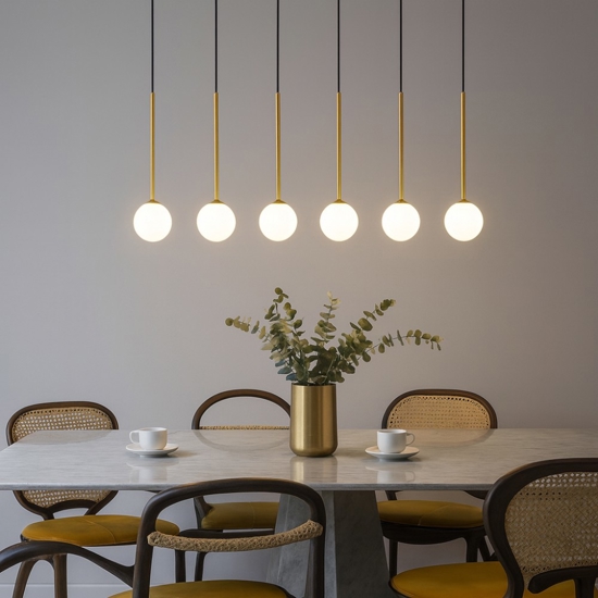 Lampadario nero oro sfere di vetro bianco per tavolo soggiorno