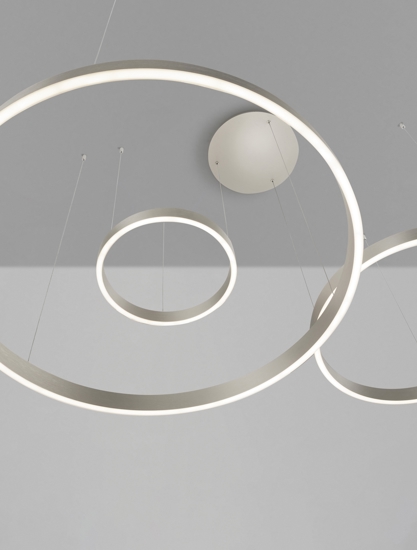 Lampadario moderno cerchi champagne argento per soggiorno