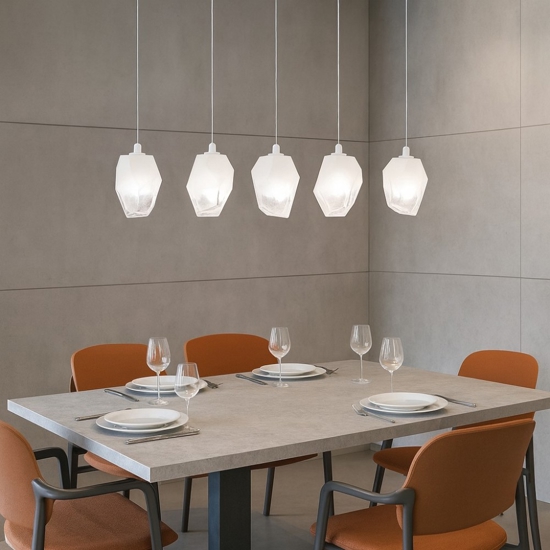 Lampadario moderno con pendenti in vetro per sala da pranzo
