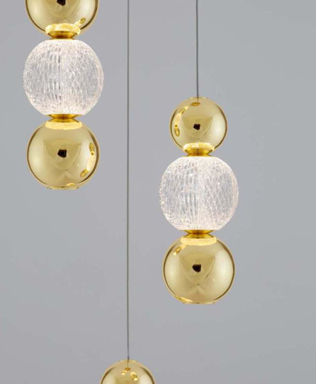 Lampadario per salotto contemporaneo sfere oro a grappolo
