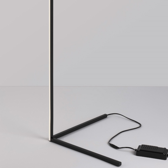 Lampada da terra nera moderna led 18w 3000k dimmerabile