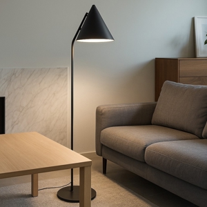 Lampada da terra piantana cono nera
