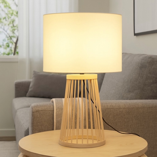 Lampada da tavolo in bambu' e paralume di tessuto