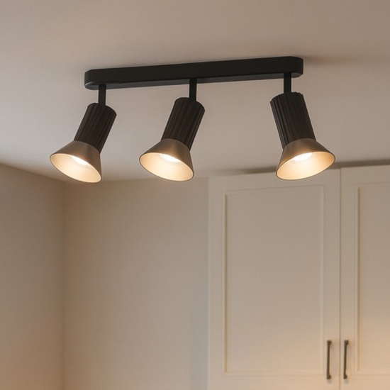 Plafoniera da cucina moderna con 3 faretti orientabili