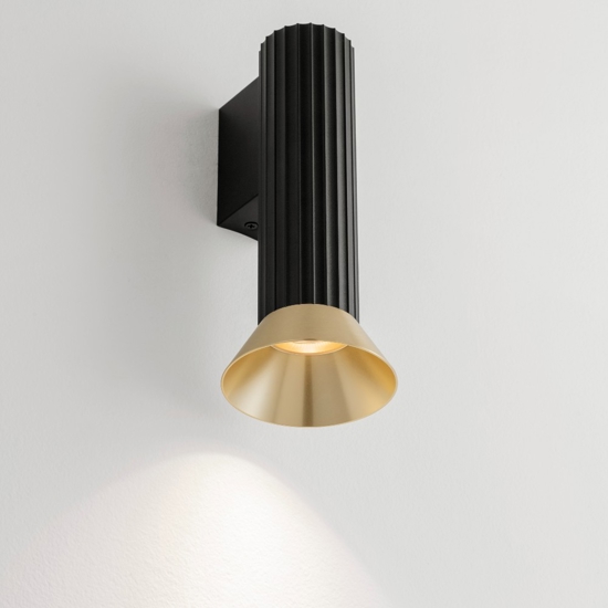 Applique da parete moderno scalanato colore nero e oro