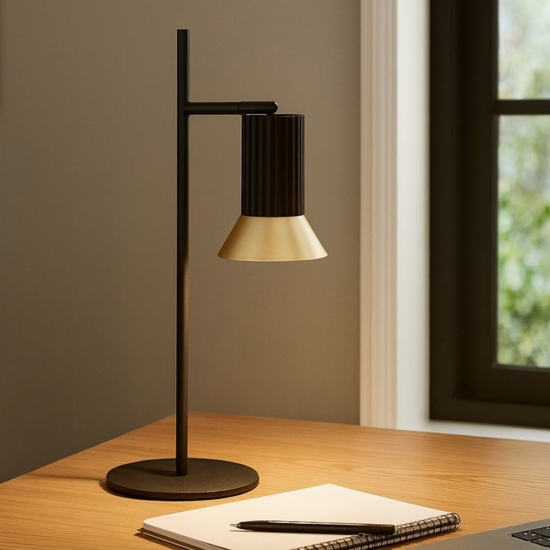 Lampada da tavolo design moderno orientabile