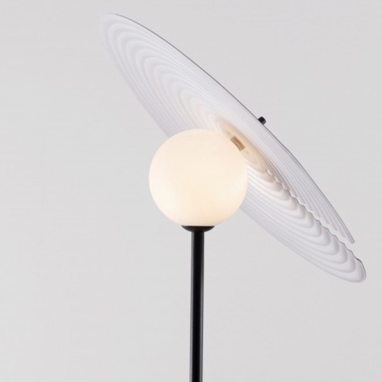 Piantana design moderno orientabile per salotto