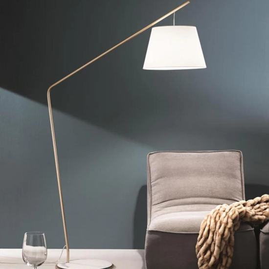 Ondaluce pt velvet lampada ad arco moderna oro e paralume bianco